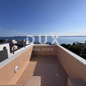 ZADAR, KOŽINO - Neponovljivi penthouse 100 metara od plaže sa spektakularnim pogledom na more i grijanim bazenom na krovnoj ter...