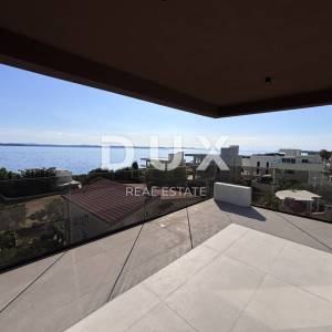 ZADAR, KOŽINO - Neponovljivi penthouse 100 metara od plaže sa spektakularnim pogledom na more i grijanim bazenom na krovnoj ter...