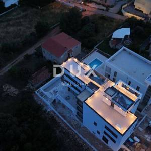 ZADAR, KOŽINO - Predivan stan 100 metara od plaže s panoramskim pogledom na more i otoke Zadarskog arhipelaga! S2