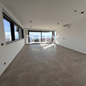 ZADAR, KOŽINO - Predivan stan 100 metara od plaže s panoramskim pogledom na more i otoke Zadarskog arhipelaga! S2