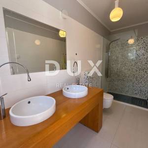 ZADAR, KOŽINO - Predivna vila s bazenom 100 m od mora