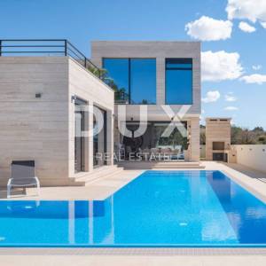 ZADAR, LJUBAČ - Luksuzna travertino vila s prekrasnim pogledom na more u mirnom prirodnom okruženju!