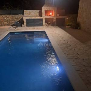 ZADAR, MASLENICA - Očaravajuća kamena vila s bazenom u blizini mora