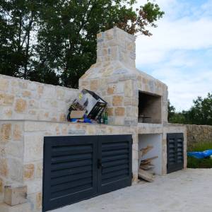 ZADAR, MASLENICA - Očaravajuća kamena vila s bazenom u blizini mora