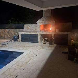 ZADAR, MASLENICA - Očaravajuća kamena vila s bazenom u blizini mora