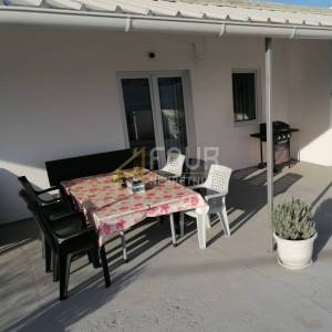 Zadar, Maslenica, samostojeća kuća, 179m2, pogled na more