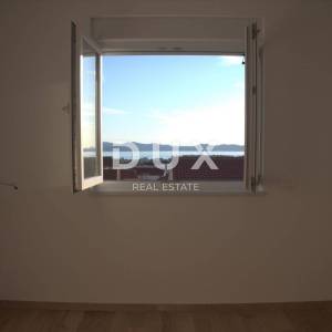 ZADAR, MOCIRE - penthouse na traženoj lokaciji