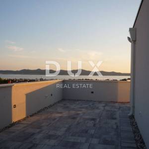 ZADAR, MOCIRE - penthouse na traženoj lokaciji