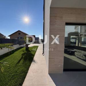 ZADAR - Moderna luksuzna vila s bazenom