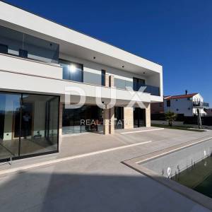 ZADAR - Moderna luksuzna vila s bazenom
