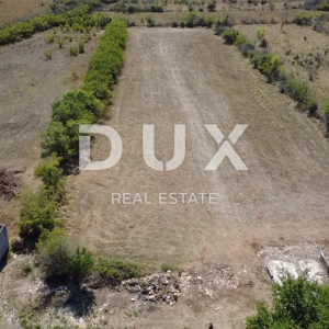 ZADAR, MURVICA - Građevinsko zemljište na mirnoj lokaciji! - 650m²