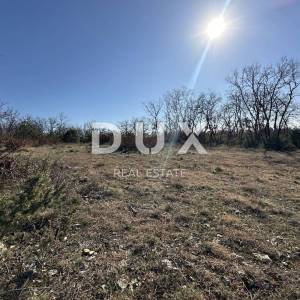 ZADAR, MURVICA - Građevinsko zemljište 650m² - Pravilan oblik - Pristupni put