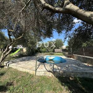 ZADAR, MURVICA – Konoba s bazenom i okućnicom!