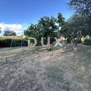 ZADAR, MURVICA - Kuća na građevinskom zemljištu 1680m² - Top lokacija!