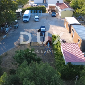 ZADAR, MURVICA - Kuća na građevinskom zemljištu 1680m² - Top lokacija!