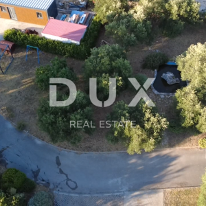 ZADAR, MURVICA - Kuća na građevinskom zemljištu 1680m² - Top lokacija!