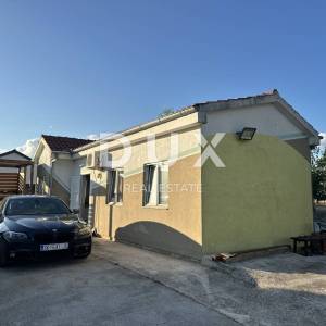 ZADAR, MURVICA - Kuća na građevinskom zemljištu 1680m² - Top lokacija!