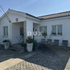 ZADAR, MURVICA – Kuća prizemnica na top lokaciji, 600 m² parcela
