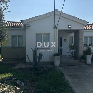ZADAR, MURVICA – Kuća prizemnica na top lokaciji, 600 m² parcela