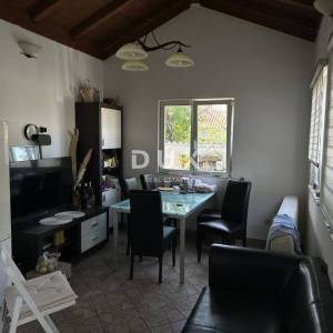 ZADAR, MURVICA – Kuća prizemnica na top lokaciji, 600 m² parcela