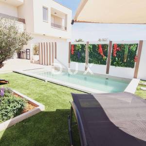 ZADAR, MURVICA - Moderna duplex Villa s bazenom - Novogradnja!