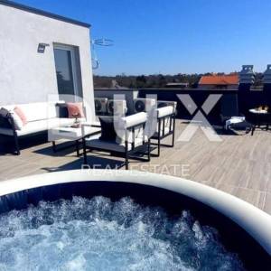 ZADAR, MURVICA - Prekrasna vila s bazenom