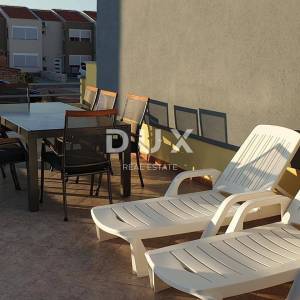 ZADAR, NIN - apartmanska kuća uz plažu