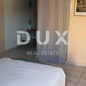 ZADAR, NIN - apartmanska kuća uz plažu