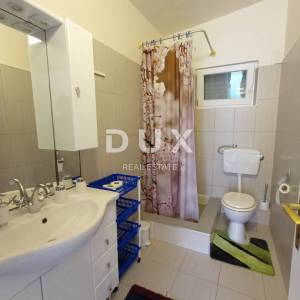ZADAR, NIN - Apartmanska kuća 1. red do mora