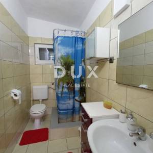 ZADAR, NIN - Apartmanska kuća 1. red do mora