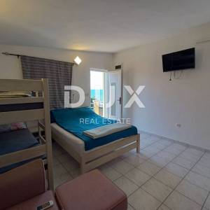 ZADAR, NIN - Apartmanska kuća 1. red do mora