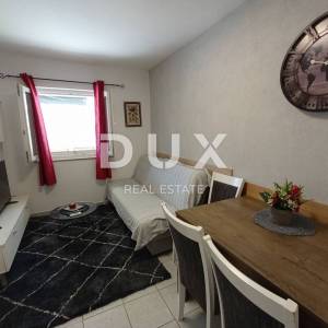 ZADAR, NIN - Apartmanska kuća 1. red do mora