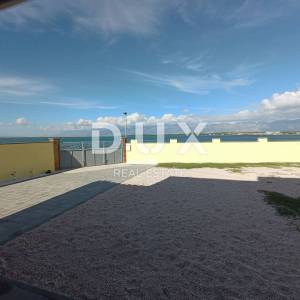 ZADAR, NIN - Apartmanska kuća 1. red do mora