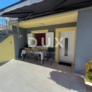 ZADAR, NIN - Apartmanska kuća 1. red do mora
