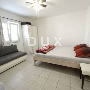 ZADAR, NIN - Apartmanska kuća 1. red do mora