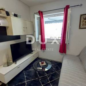ZADAR, NIN - Apartmanska kuća 1. red do mora