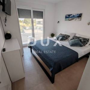 ZADAR, NIN - Moderna dvojna kuća! Bazen, podno grijanje, dizalica topline, pogled na more...