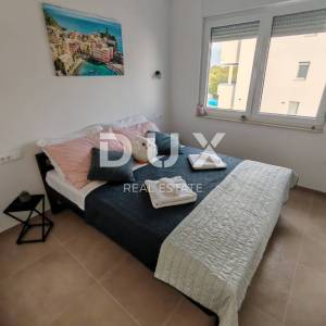ZADAR, NIN - Moderna dvojna kuća! Bazen, podno grijanje, dizalica topline, pogled na more...