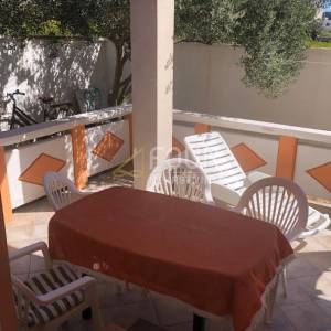 Zadar, Nin - okolica, samostojeća kuća s 4 apartmana, 100m od mora