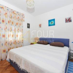 Zadar, Nin - okolica, samostojeća kuća s 4 apartmana, 100m od mora