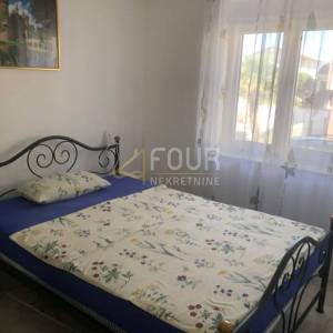 Zadar, Nin - okolica, samostojeća kuća s 4 apartmana, 100m od mora