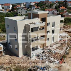 Zadar – Novi Bokanjac: Atraktivan dvosoban stan s krovnom terasom (S5)