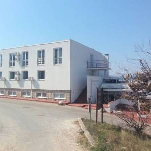 ZADAR. NOVIGRAD - hotel uz plažu