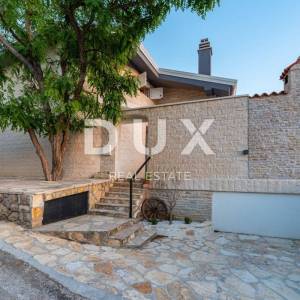 ZADAR, NOVIGRAD - Prekrasna vila s bazenom u blizini mora