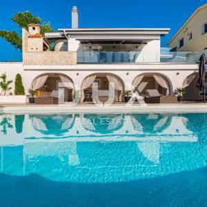 ZADAR, NOVIGRAD - Prekrasna vila s bazenom u blizini mora