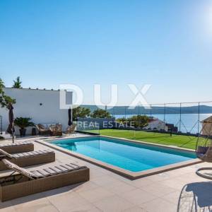 ZADAR, NOVIGRAD - Prekrasna vila s bazenom u blizini mora