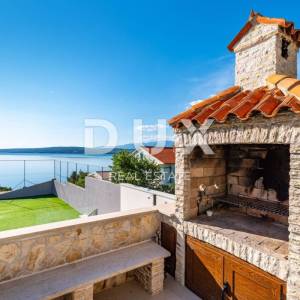 ZADAR, NOVIGRAD - Prekrasna vila s bazenom u blizini mora