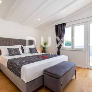 ZADAR, NOVIGRAD - Prekrasna vila s bazenom u blizini mora