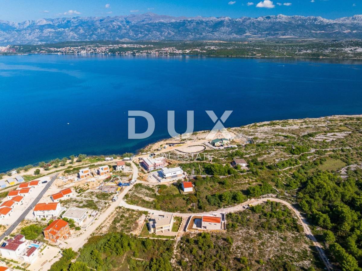 ZADAR, NOVIGRAD - PRILIKA! Građevinski teren 150 m od mora!