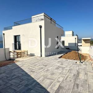 ZADAR, NOVIGRAD - Vila iz snova s pogledom na more u Novigradu! 